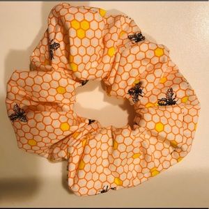 BusyBee Scrunchie🐝